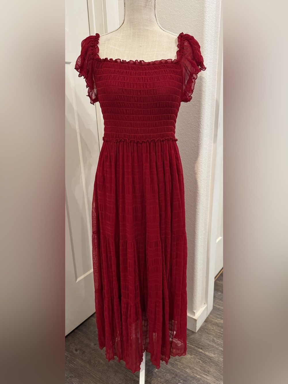 Max Studio Red Mesh Tiered Smocked Midi Dress Ruffle Cap Sleeve Lettuce Edge